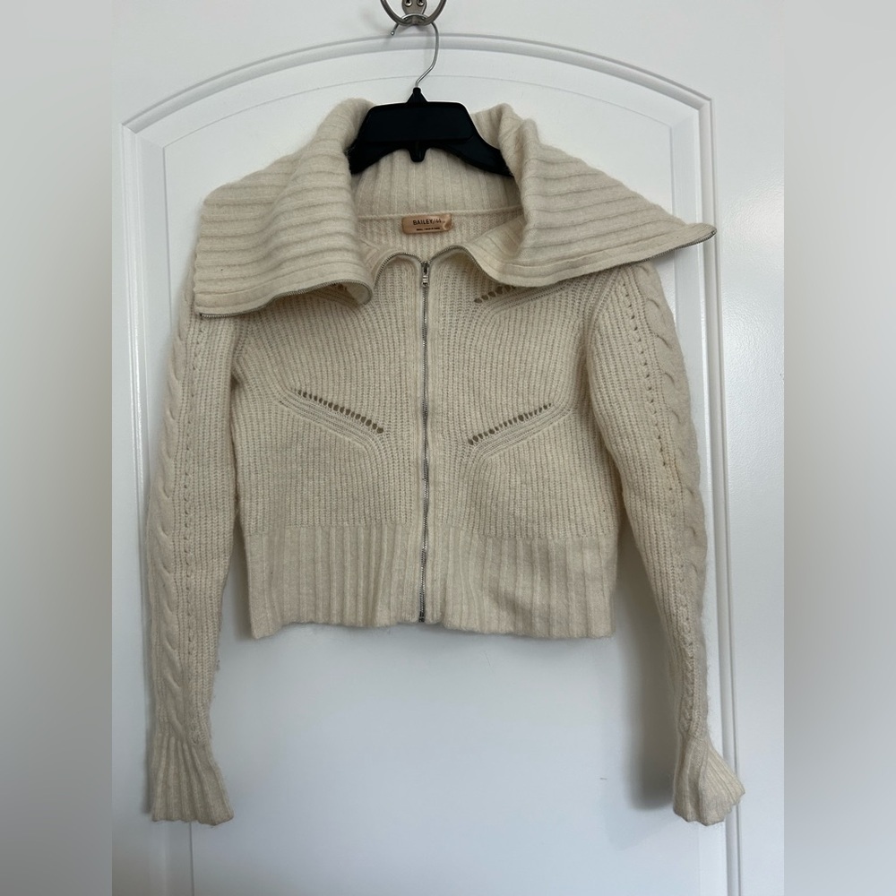 Bailey 44 Annika Cream Zip Up Cowl Neck Sweater Top size small chic - Picture 3 of 9